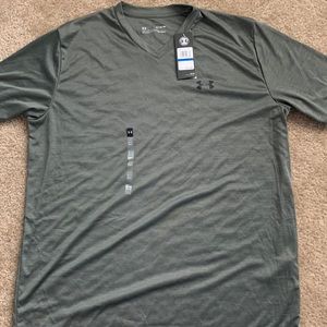 NWT under armor workout shirt